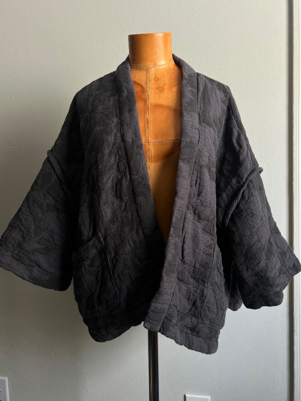 Universal Thread Quilted Jacquard Kimono Jacket β Charcoal Gray β OSFM